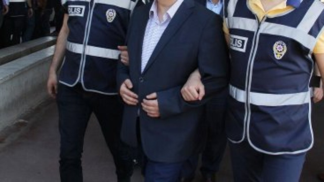 FETÖ'nün "Üst Düzey Yöneticilerine" Operasyon! 30 Gözaltı