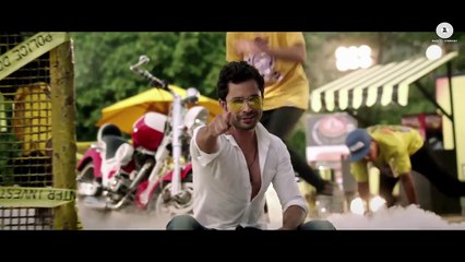 Crazy Baalam - An enthralling song by Henna Singal, starring Henna and Kumaar