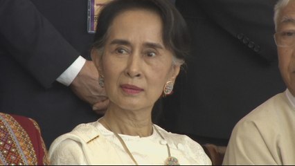 Myanmar holds landmark ethnic peace talks