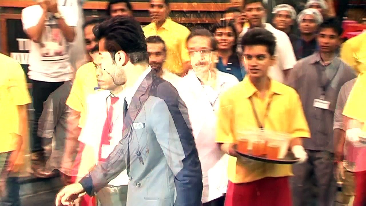 OMG Ranbir Kapoor To Play HOMOSEXUAL In His Next