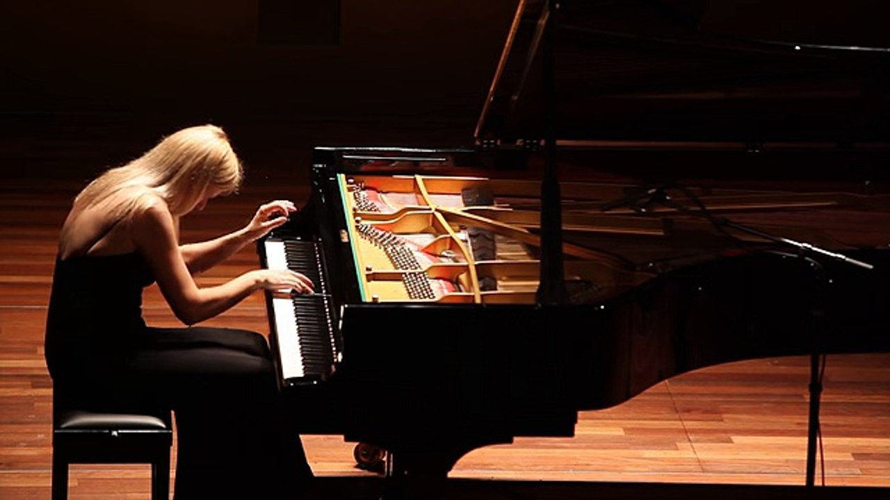 Valentina Lisitsa plays Liszt's Hungarian Rhapsody No. 2