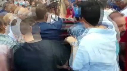 Eşini Tabancayla Yaralayan Şahsa Vatandaşlardan Meydan Dayağı!