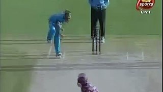 Asad Shafiq takes One of the Best Catch of Pakistan Cricket History