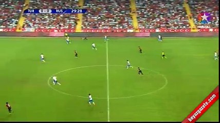 Emre Mor'dan muhteşem bacak arası!