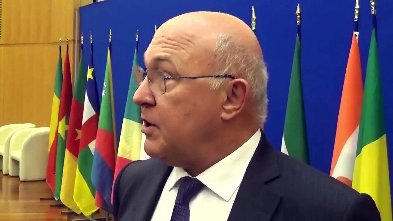 A VOIR  .......les vacances de monsieur Sapin a nos frais