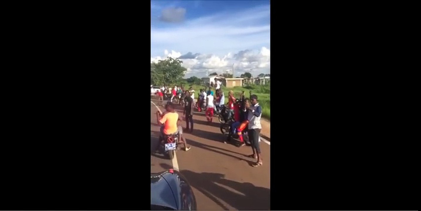 Stonebwoy - Over 5000 fans meet him @ Tamale airport