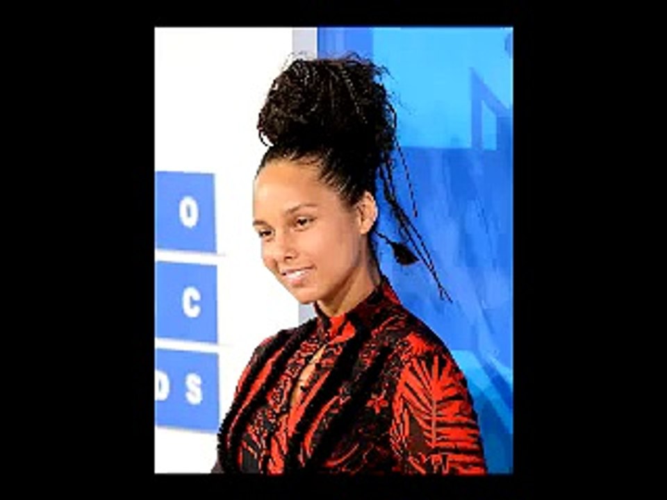 Make up free Alicia Keys steals the show at the MTV VMAs with inspiring message