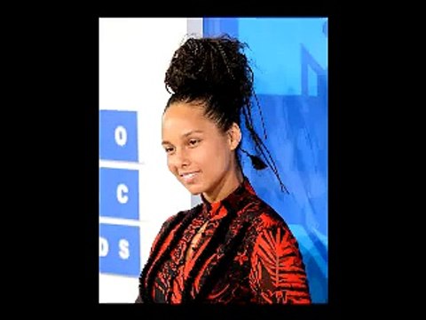 Make up free Alicia Keys steals the show at the MTV VMAs with inspiring message
