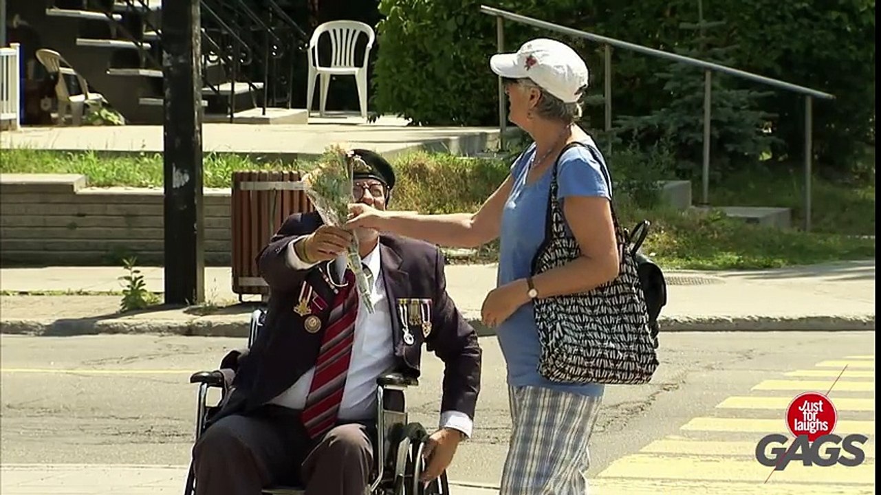 Do Not Mess with The Statue - Just For Laughs Gags