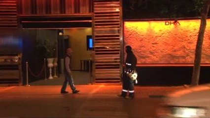 Ünlü Gece Kulübünde Yangın Paniği