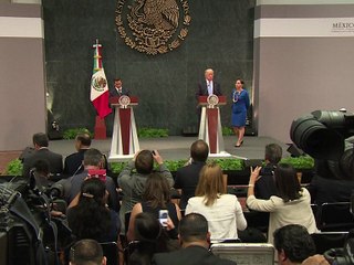 Trump à Mexico: les Etats-Unis ont le droit "de construire un mur" à leur frontière