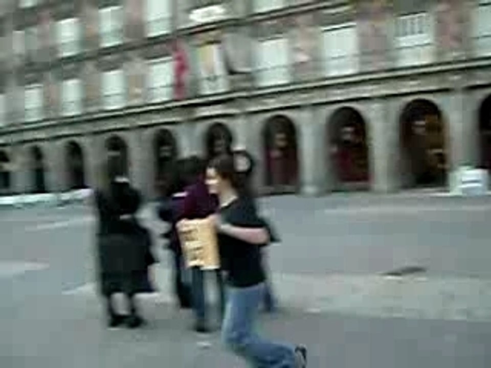 Free Hugs en la Plaza Mayor. Cassage master.