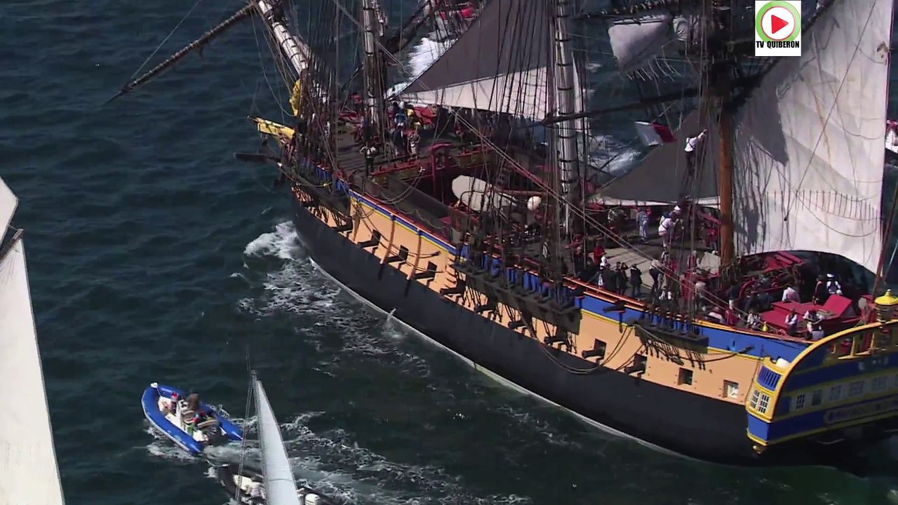 Brest    | L'Hermione parade aux Fetes Maritimes 2016 - Bretagne Télé