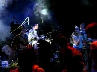 Plume reprise de Song 2 de Blur