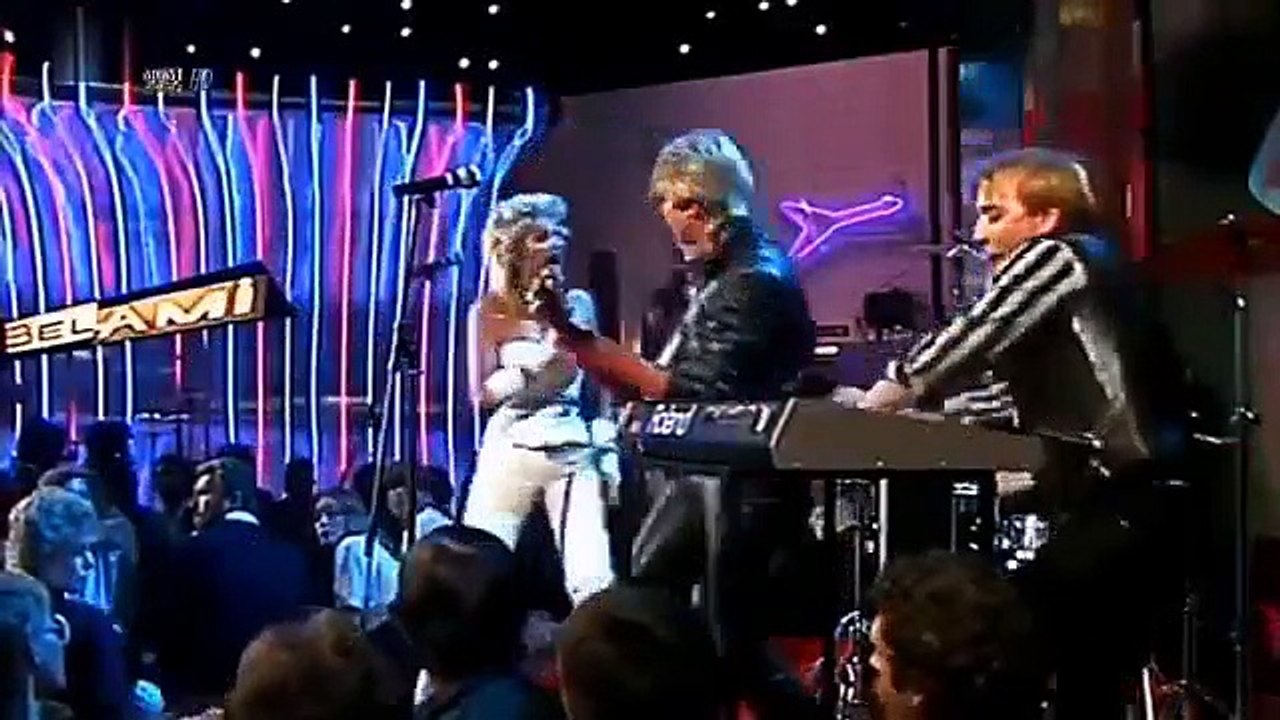 Bonnie Tyler-estoy buscando a un héroe de 1984 (online-video-cutter.com)