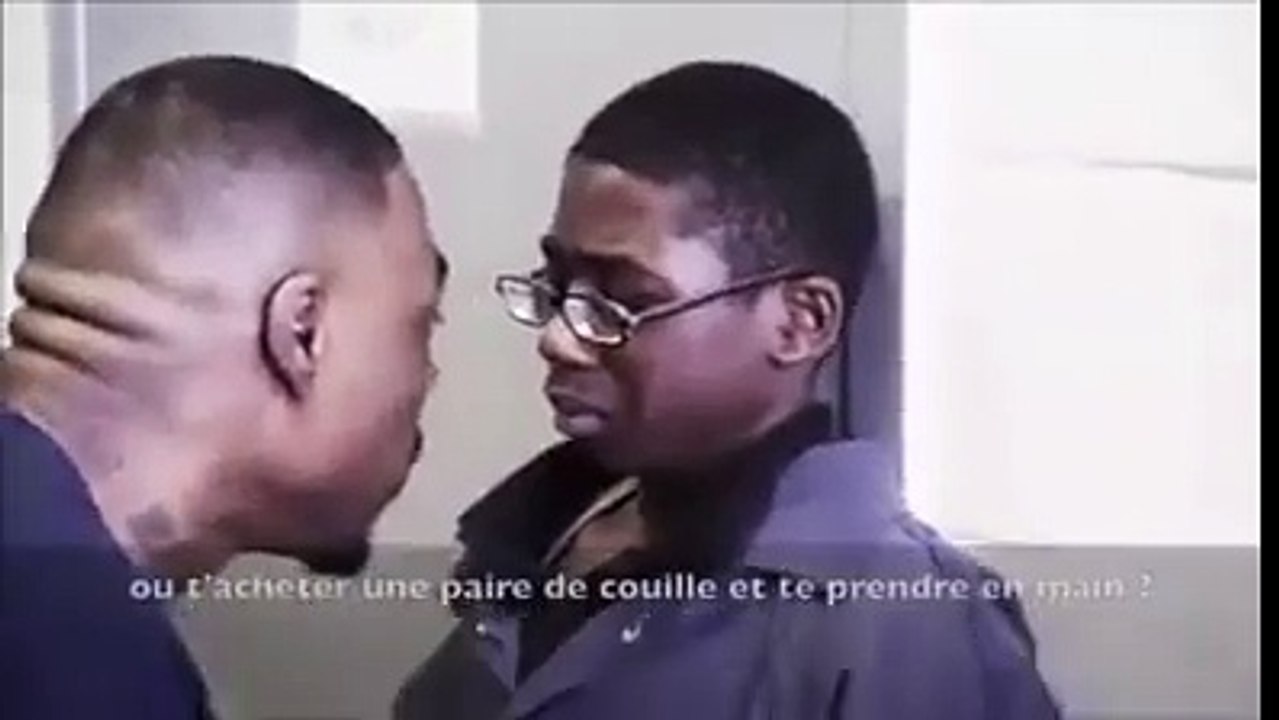 voila ce qu'il faut faire au petit branleur qui se prennent pour des dure à cuir