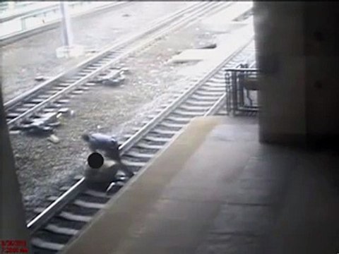 Sauvetage In Extremis avant le passage d'un train !
