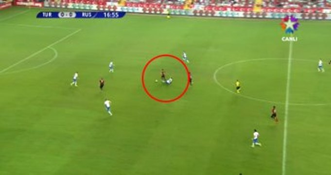 Emre Mor, Estetik Hareketleriyle Rusya Maçına Damga Vurdu