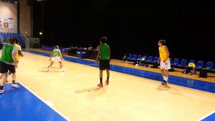 Queralt Casas à l'entraînement de Basket Landes
