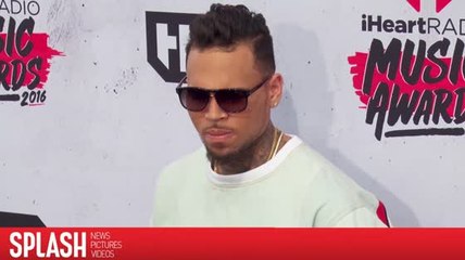Chris Brown dejado en libertad luego de pagar fianza de $250,000