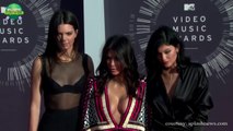 Kim Kardashian Flaunts Insane Pregnancy CLEAVAGE In Plunging Top