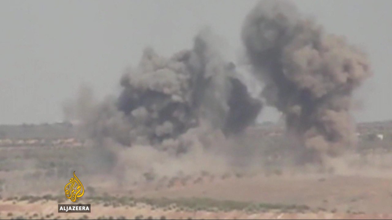 Syria war: Airstrikes in Hama kill 25 people, says monitor