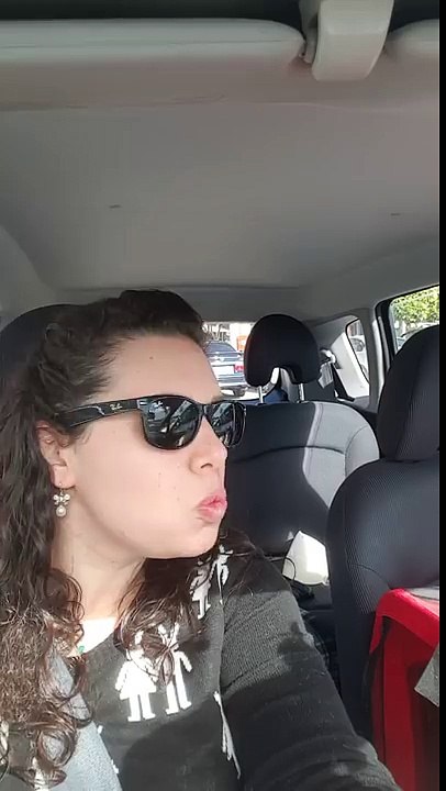 Après avoir été échappé de la mort par ses nouveaux maîtres. Que fait henry le chat ?