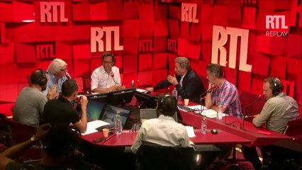 Michel Drucker, invité de Stéphane Bern, se prête au jeu du "C'est vrai que..."