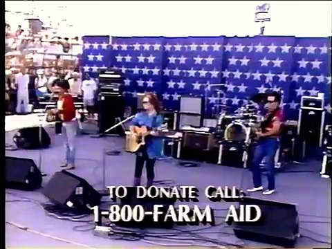 Bonnie Raitt & John Prine w- Kris Kristofferson - Angel From Montgomery (Live at Farm Aid 1986)