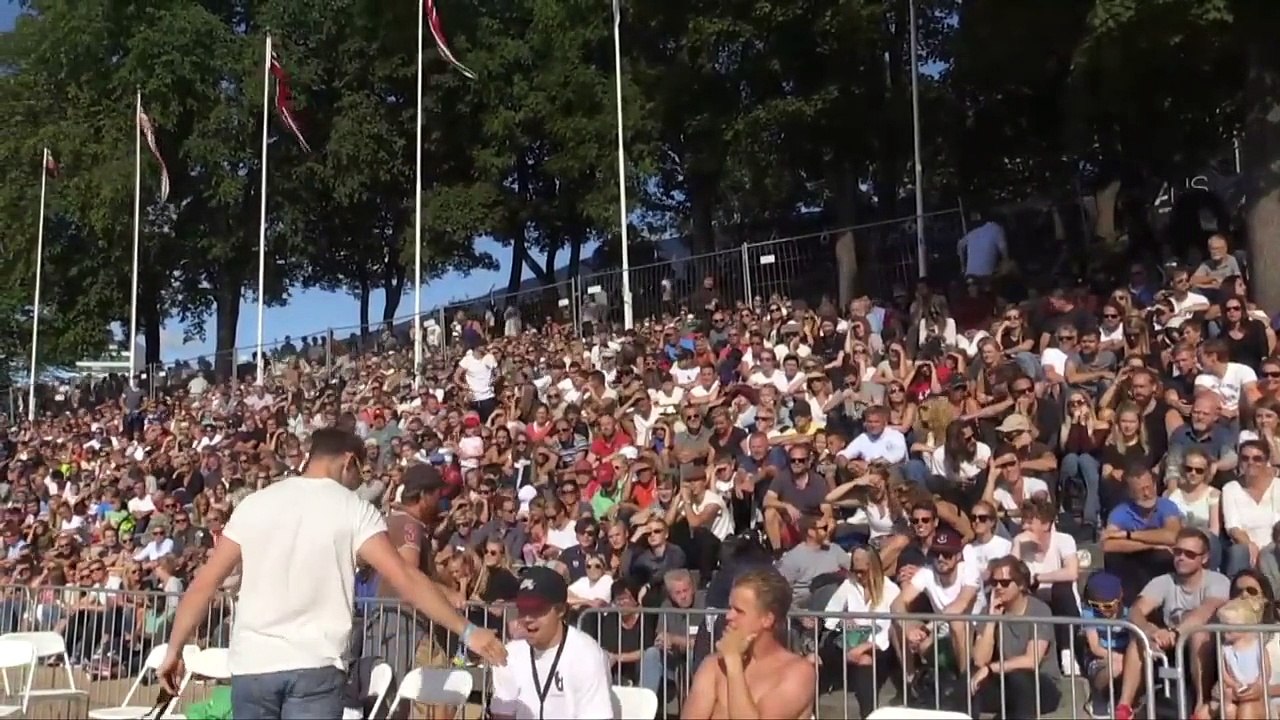 Le championnat délirant des plus gros plats en plongeon !