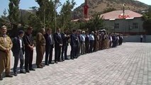 Hakkari Valisi Toprak, Çukurca'da Esnafı Ziyaret Etti
