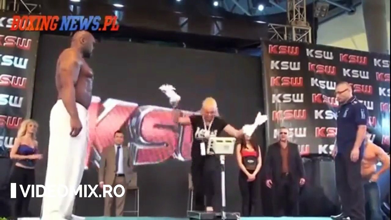 LUPTA dintre cei mai PUTERNICI oameni din lume. În doar 44 de secunde s-au OMORÂT între ei!