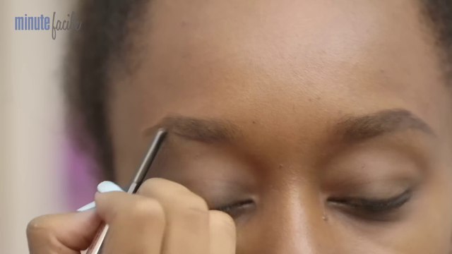 Beauté mode : Tuto pour faire un maquillage des sourcils parfait