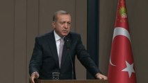 Cumhurbaşkanı Erdoğan, Seyahati Öncesi Esenboğa'da Gazetecilere Açıklamalarda Bulundu (4)