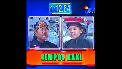 Video Lucu Cewek Kedodoran Celana Kocak Banget Bikin Sempit Celana