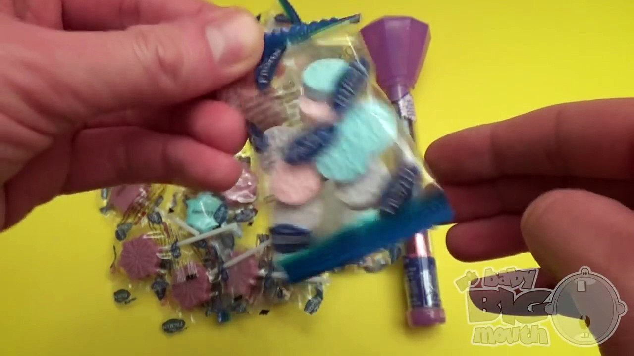 Disney Frozen Party! Opening a Huge Frozen Surprise Egg and Light Up Wand!