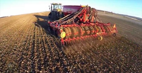 Agriculture industry  technical sophistication خدمة ألأرض الفلاحية طول السنة بوسائل جد متطورة