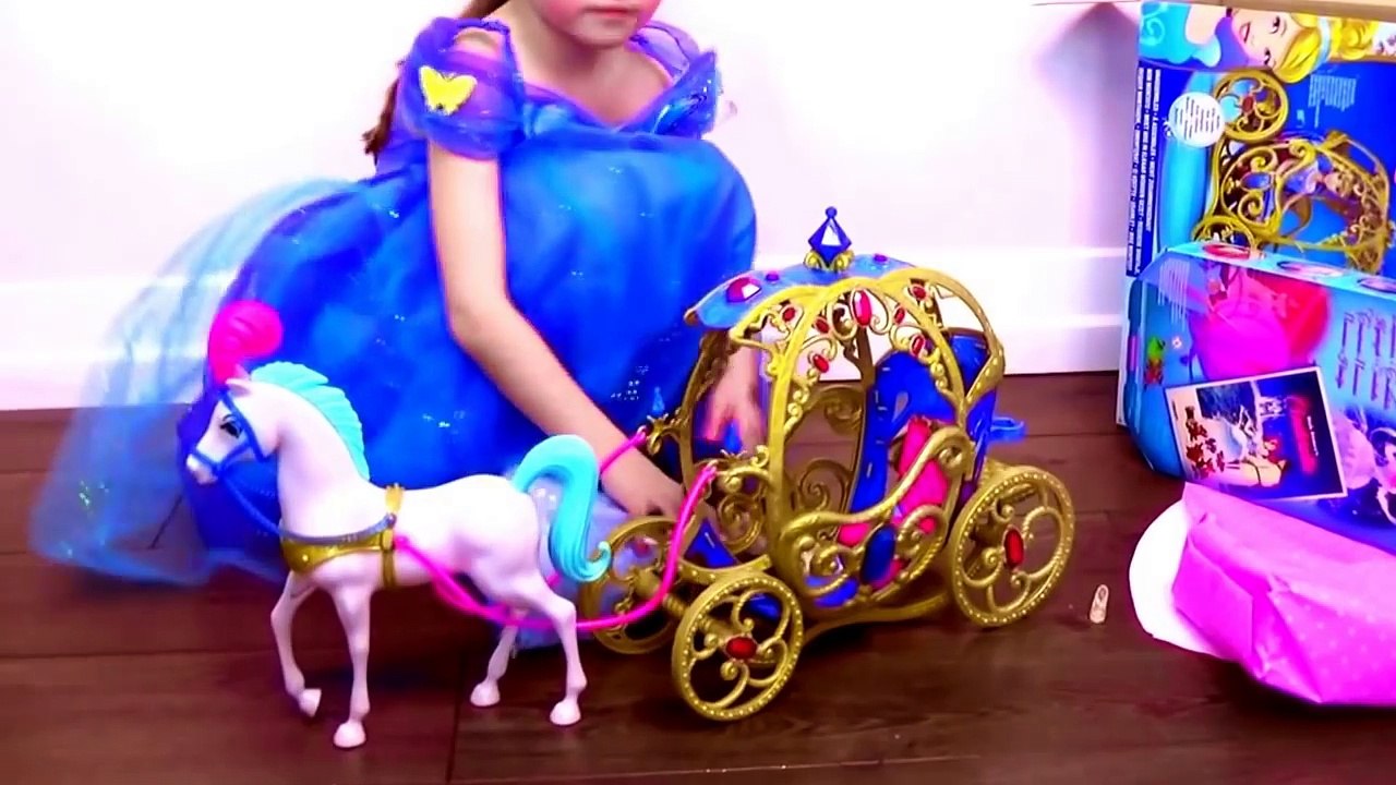 Disney Princess Cinderella Kids Costume with Cinderella Carriage toy and Doll