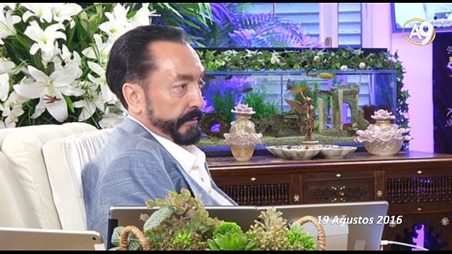 İngiliz derin devleti elemanı olmak isteyenler, İngiliz kültürünü öğreniyorlar.