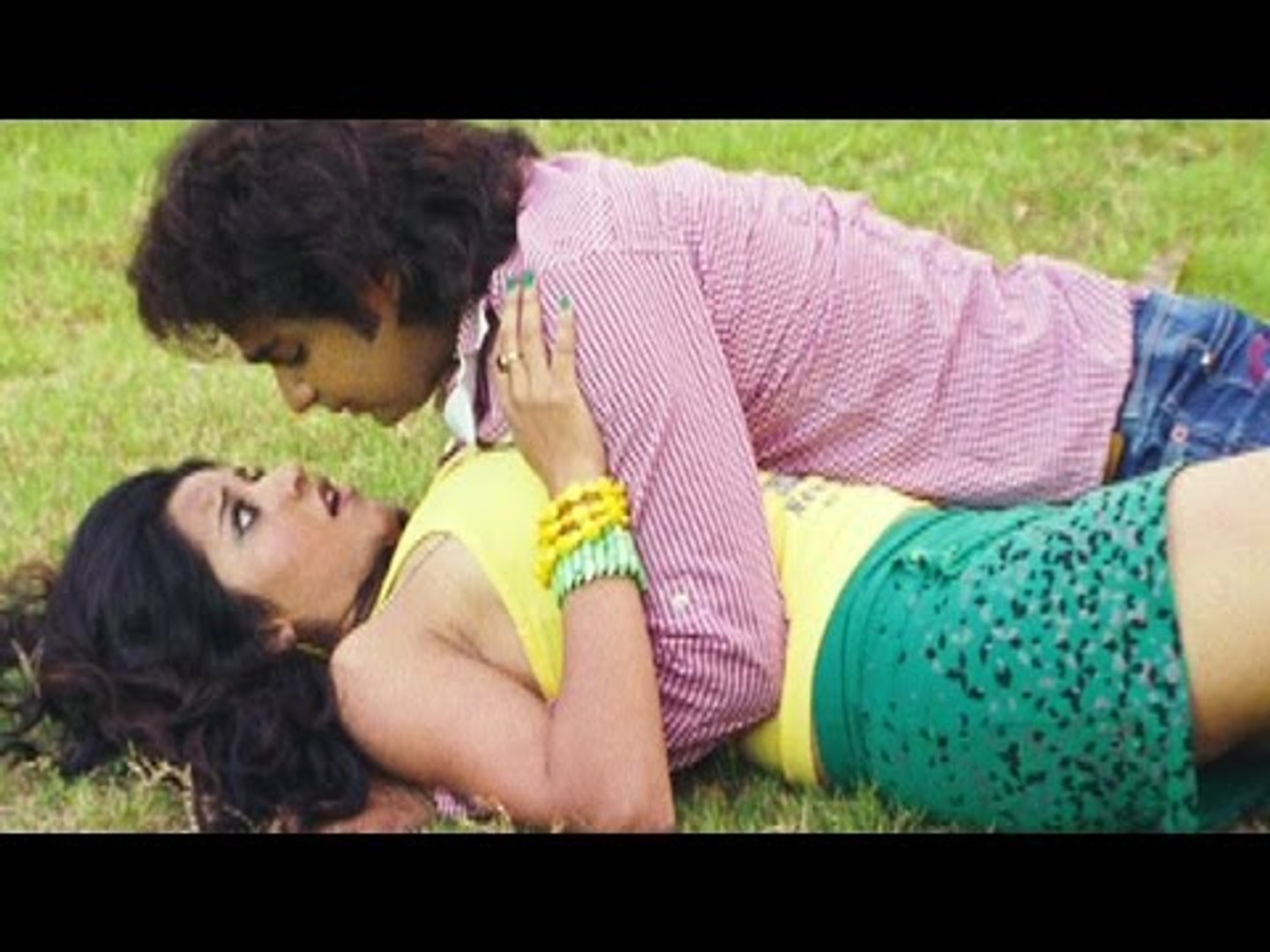 Monalisa Sexi Www Xxxi Com Video - Sexy Monalisa & Pawan Singh - Hot Bhojpuri Scenes from Daraar - video  Dailymotion