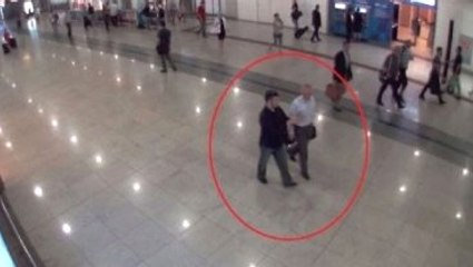 Adil Öksüz'ü Karşılayan Kişi Rusya İmamı Çıktı