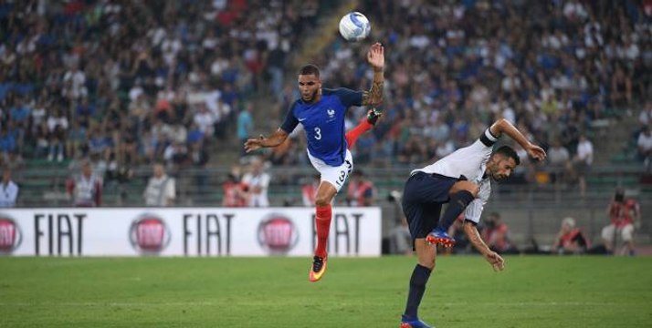 Kurzawa inscrit le troisième but des Bleus !