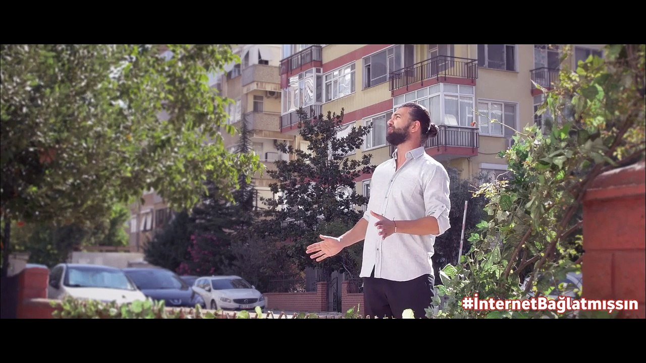 Cemil işi ustasına bıraktı, Vodafone SüperNetle eve internet bağlattı! #İnternetBağlatmışsın