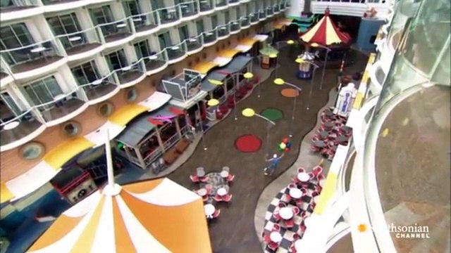 La nave da crociera più grande del mondo. Una vera e propria città galleggiante!