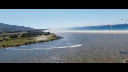 Women of kitesurfing - The best videos of women doing Kitesurfing from 2016