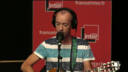 C'est pas Macron qui prend la mer, la chanson de Frédéric Fromet