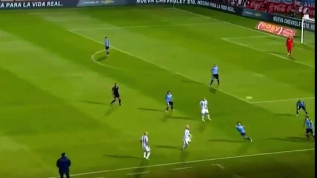 Lionel Messi Amazing Nutmeg vs Uruguay [2 9 2016] World Cup - Qualification