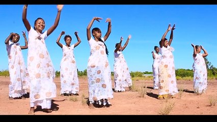 RAILY   -    Lamalama     (Gasy 2016 HD)