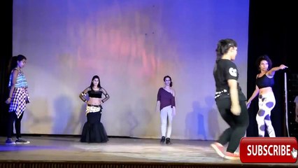 Sunny Leone lost five college student! Viral Belly Dance with Baby Doll Song
