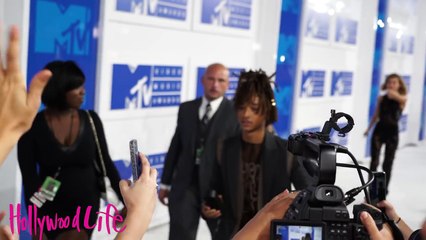 Jaden Smith & Hailey Baldwin PDA MTV VMAs 2016